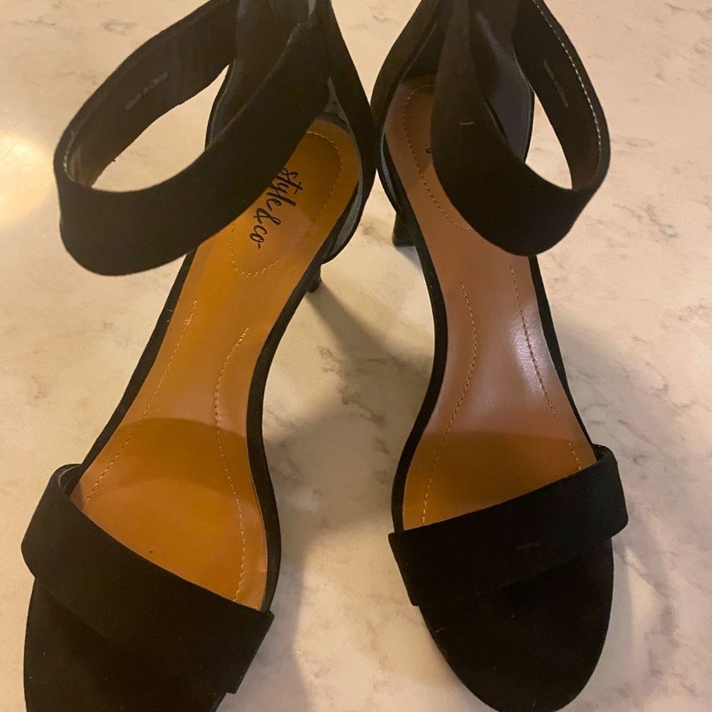 Style and Co suede sandals 8